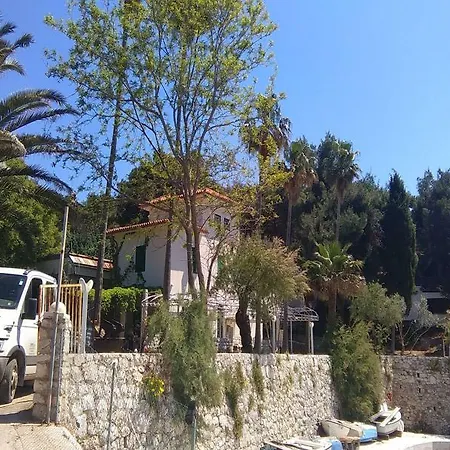 Tourist Resort Milna Vis 3*